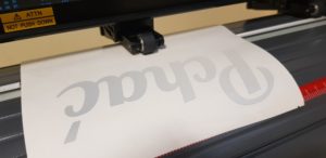 Wycinanie z folii samoprzylepnej